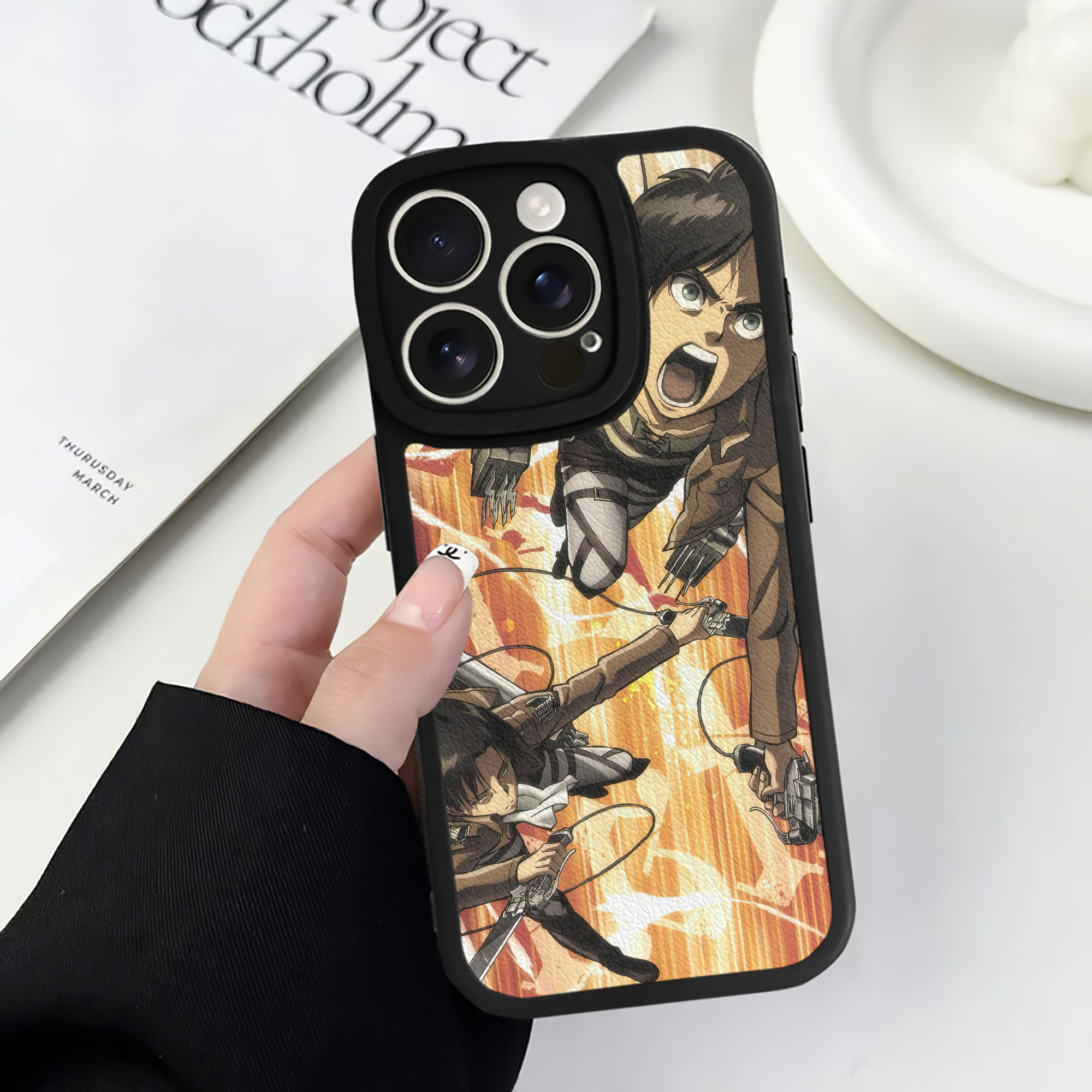 （画像用） 進撃の巨人 Attack on Titan 【iPhone 16シリーズ対応】シリコンスマホケース（レザー調） 材質：シリコン